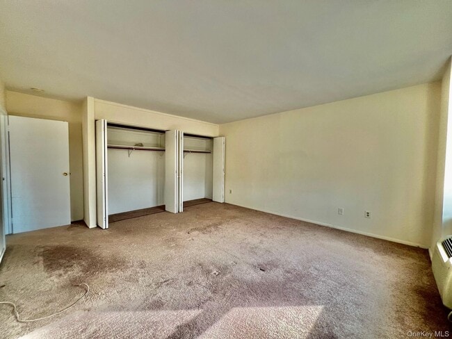 Building Photo - 77 Carpenter Ave