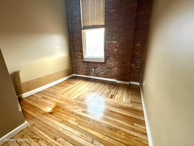 Building Photo - 325 Lafayette St