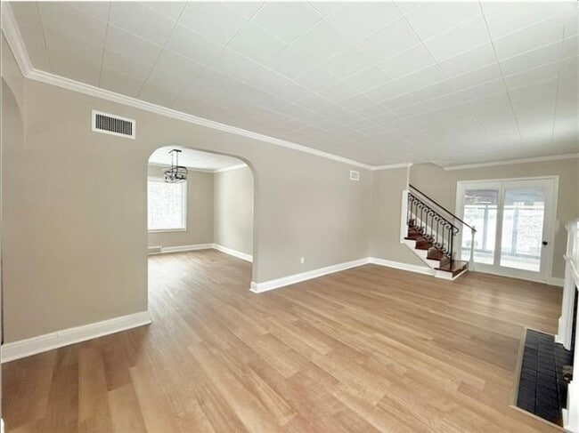 Building Photo - 310 W Meyer Ave