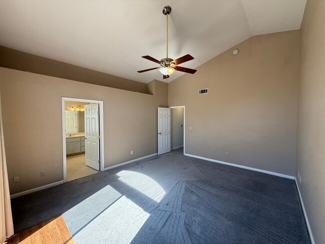 Building Photo - 4-bedroom Single Story home in Ripon!