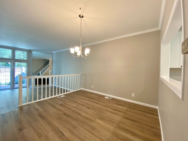 Building Photo - Updated 2 Bed 2 Story Napa Valley Club Con...