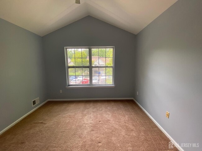 Building Photo - 120 Briarwood Dr