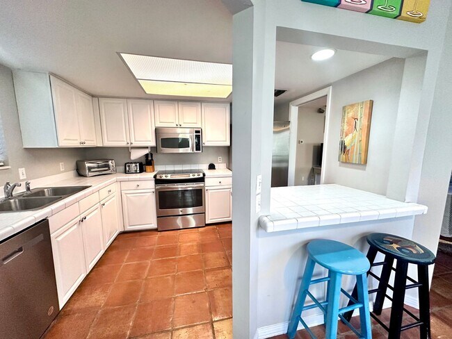 Building Photo - Fully furnished 2-Bedroom, 2-Bath Lakefront Cottage in Sandestin Resort available for Long Term R...