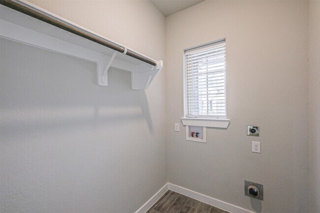 Building Photo - 122 Vine Mint Dr