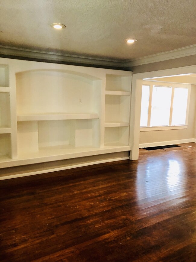 Building Photo - 3414 Bales Ave