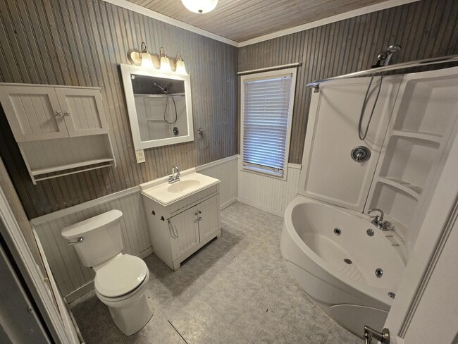 Building Photo - 2620 37th Ave