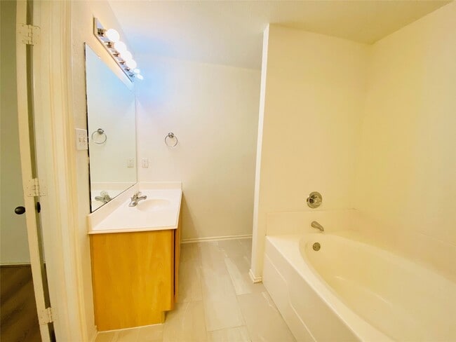 Building Photo - 5747 Wandering Creek Dr