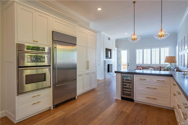 Building Photo - 6206 E Cliffway Dr