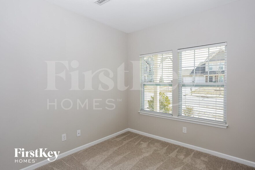 Building Photo - 12852 Clydesdale Dr