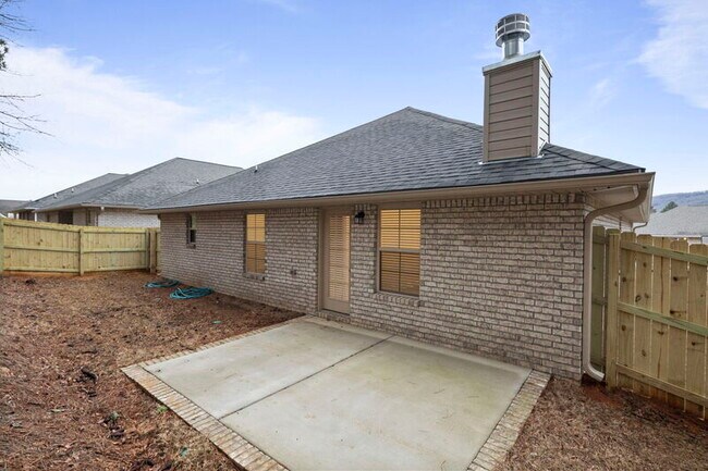 Building Photo - 6112 Feather Wy SE