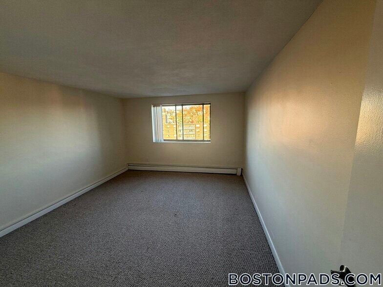 Building Photo - 245 Main St