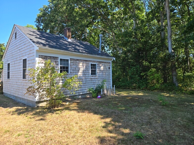 Building Photo - 13 Winslow Rd Rear