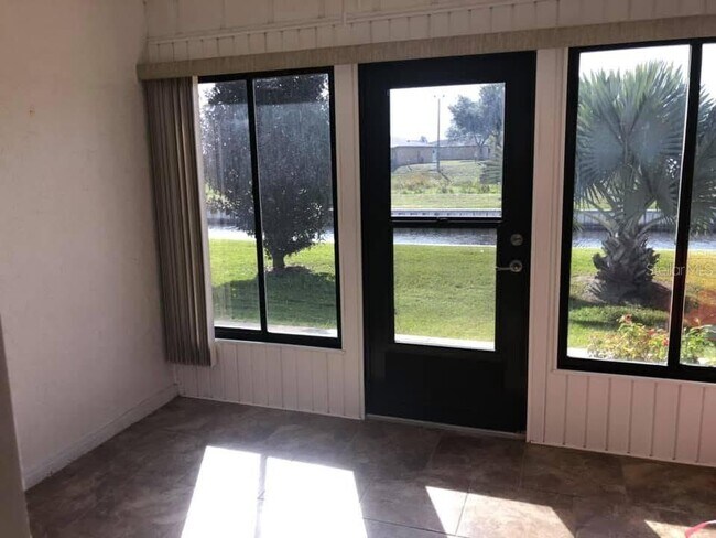 Building Photo - 2600 Lucerne Park Rd