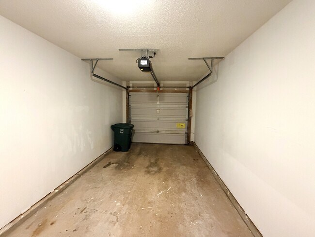 Building Photo - 5106 Bartholomew's Ln