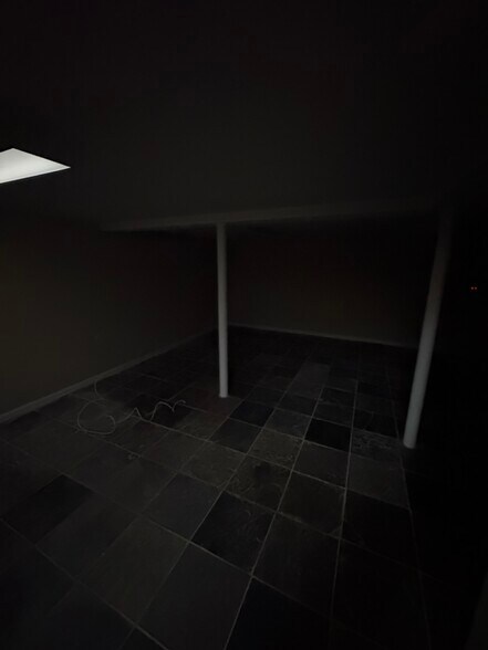 Building Photo - 4002 Massie Ave