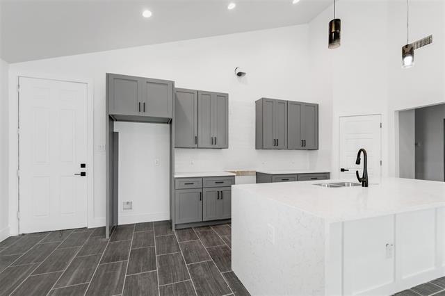 Building Photo - 5628 Houghton Ave