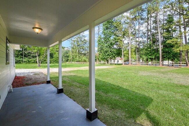 Building Photo - 527 FM 787