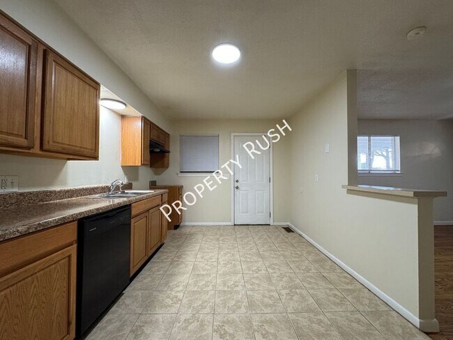 Building Photo - 1017 N Larchmont Dr