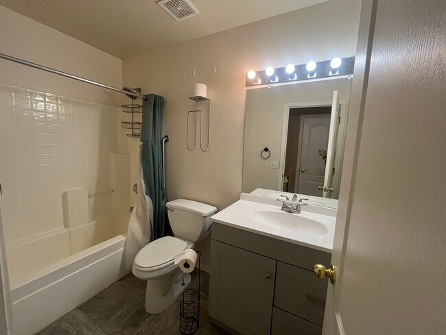 Building Photo - 2878 N Mountain Creek Way