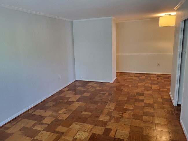 Building Photo - 1 BA Available for rent $1,800 ALL Utilities included