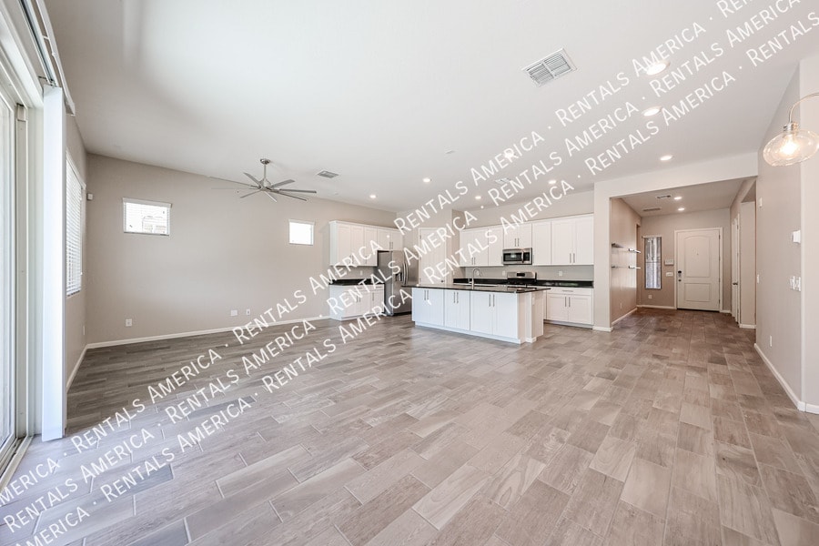 Building Photo - 3865 E Dogwood Pl