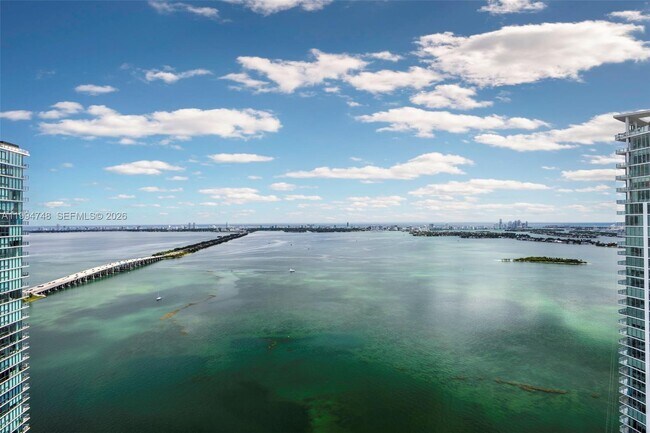 Building Photo - 480 NE 31st St