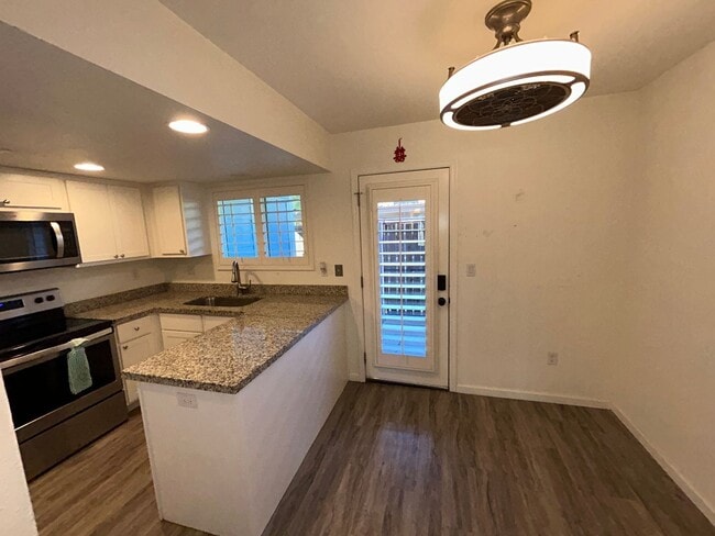 Building Photo - 9831 S 48th Way