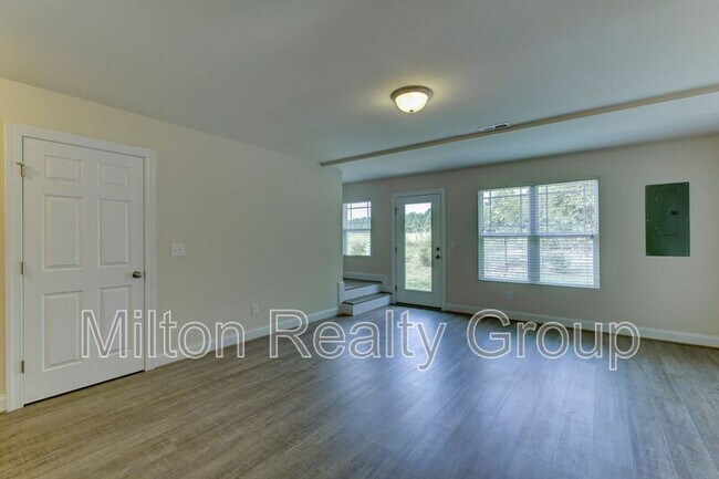 Building Photo - 35 River Stancil Dr