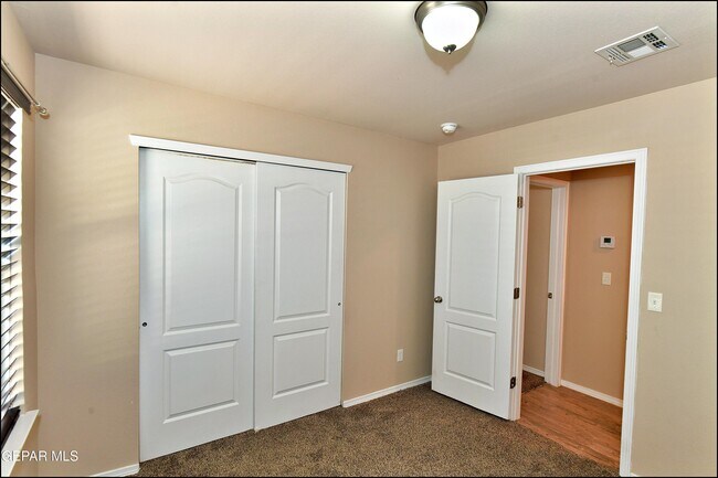 Building Photo - 916 Villa Seca Dr