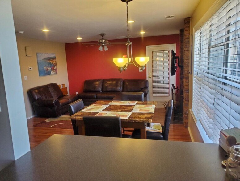 Building Photo - 452 Tournament Dr