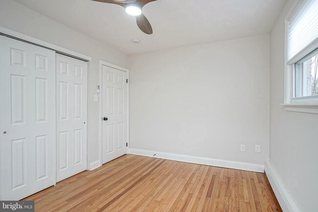 Building Photo - 10 Garfield Ave