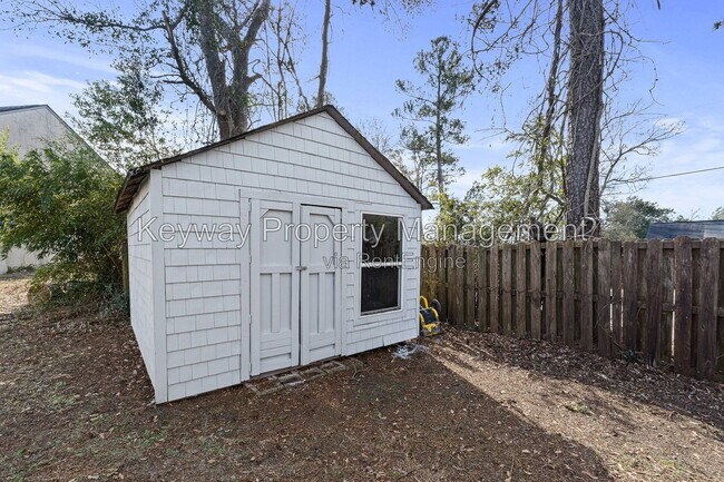Building Photo - 18 Fowkewood Ct