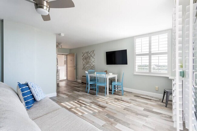 Building Photo - 5500 Bonita Beach Rd SW