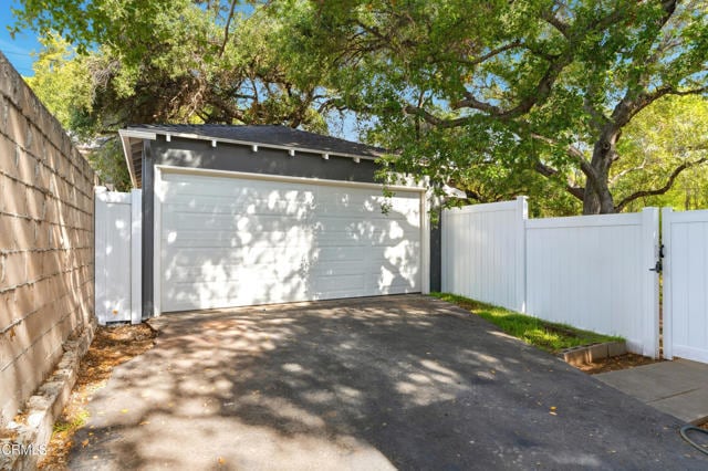 Building Photo - 441 Manzanita Ave