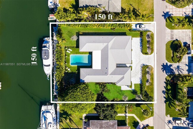 Building Photo - 424 Alamanda Dr