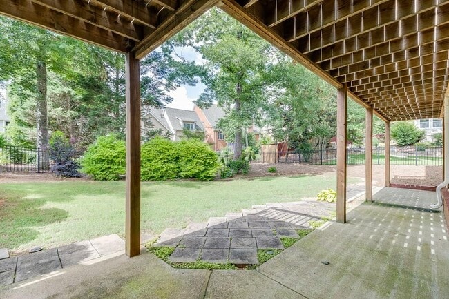 Building Photo - 2885 Towne Village Dr NW