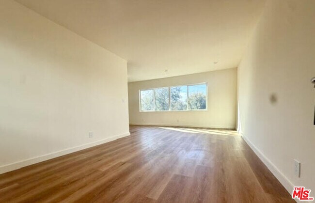 Building Photo - 16185 Sunset Blvd