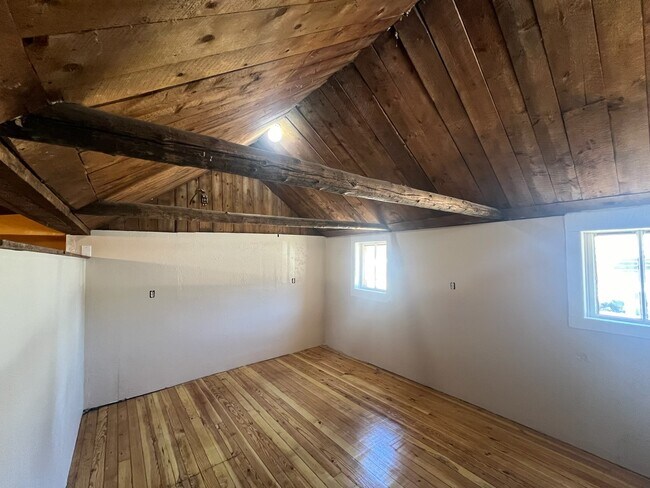 Building Photo - 601 Eldora Rd