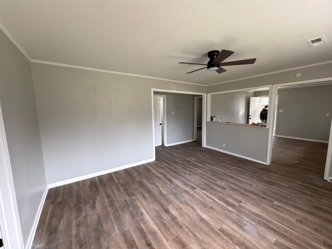 Building Photo - 1110 S Washington Ave