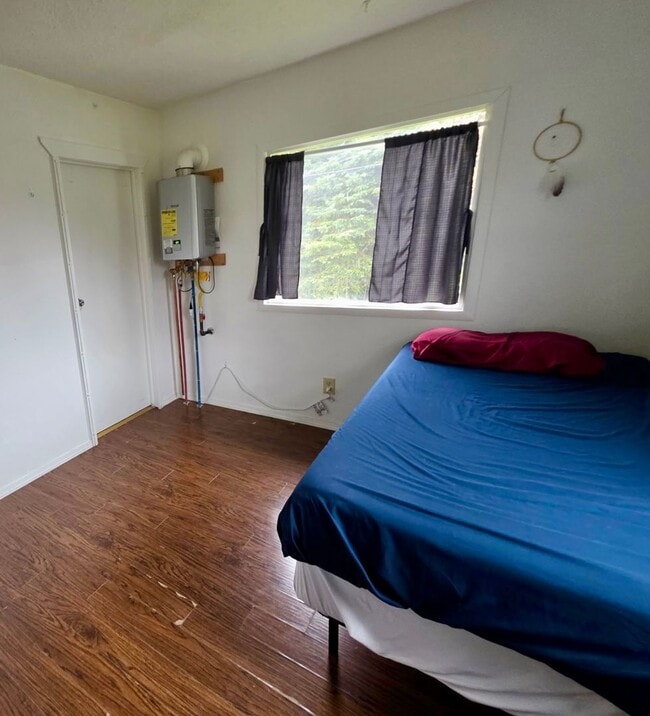 Building Photo - KENAI APARTMENT
