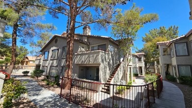 Building Photo - Cute Condo close to the Strip!!!