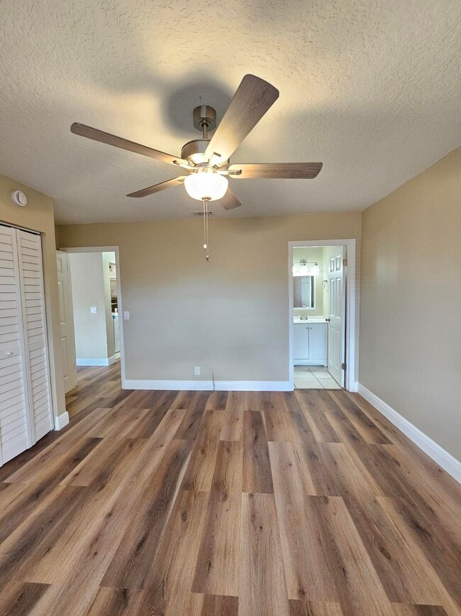 Building Photo - 4787 Orleans Ct