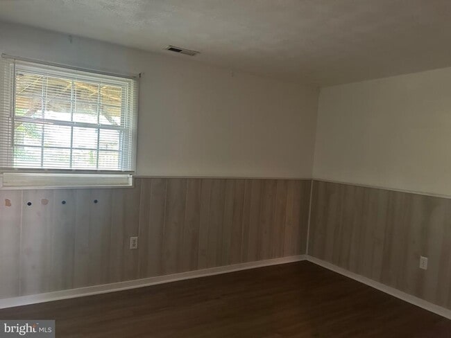 Building Photo - 615 McKinway