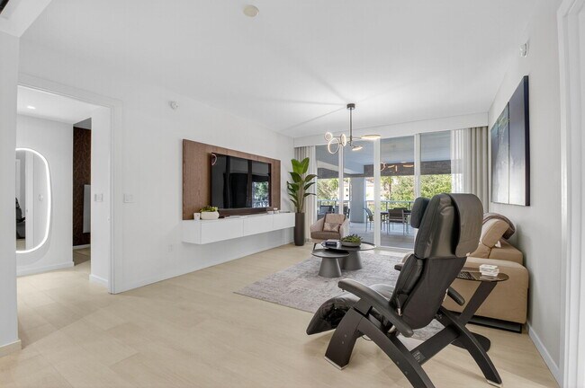 Building Photo - 200 SE Mizner Blvd