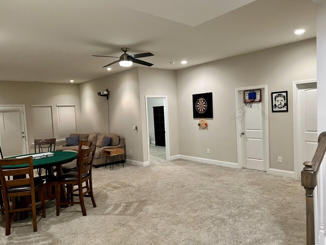 Basement - 639 Newlyn Dr