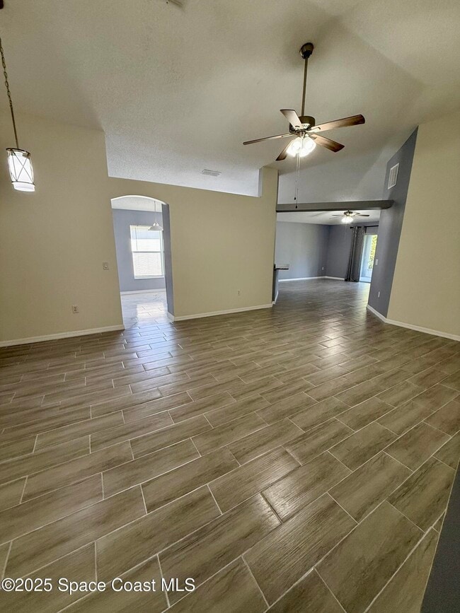 Building Photo - 209 Grand Preserve Way