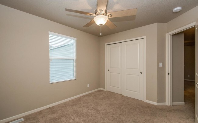 Building Photo - 3500 Park Side Dr