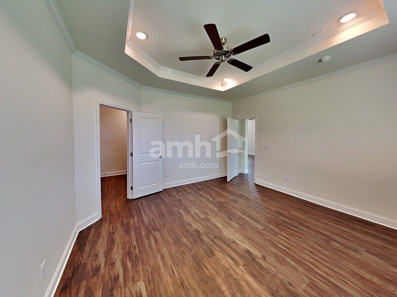 Building Photo - 113 Pecan Dr