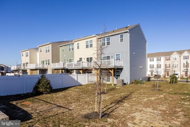 Building Photo - 127 FREEDOM