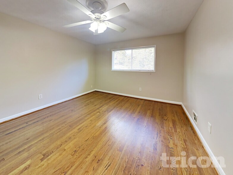 Building Photo - 543 Barbashela Cir